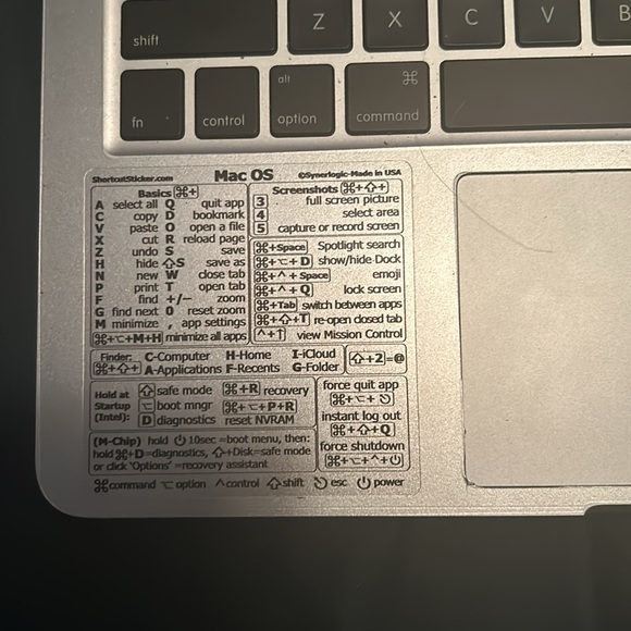 Apple MacBook - Picture 6 of 6